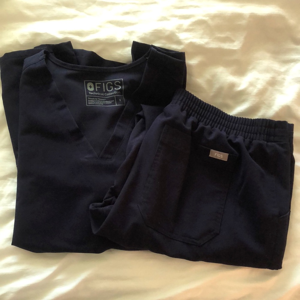 *NEW* FIGS Scrubs